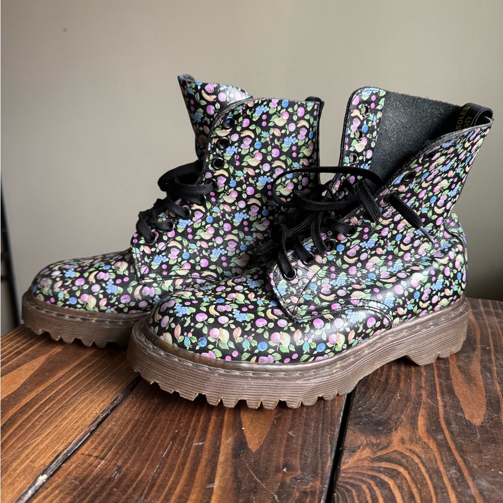 Dr. Martens Original Fruit Pattern Boots (Vintage/Rare) - Women’s Size 7